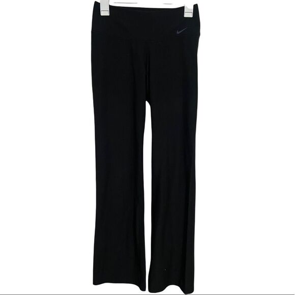 Nike Dri-Fit Performance Black Slim Bootcut Activewear Pants - Picture 1 of 3